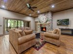 Stone Creek Lodge: Lower-Level Living Room